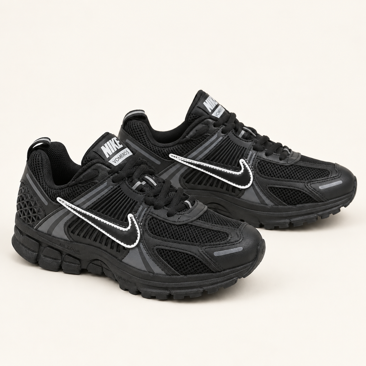 Nike Zoom Vomero 5 — Noir & Gris
